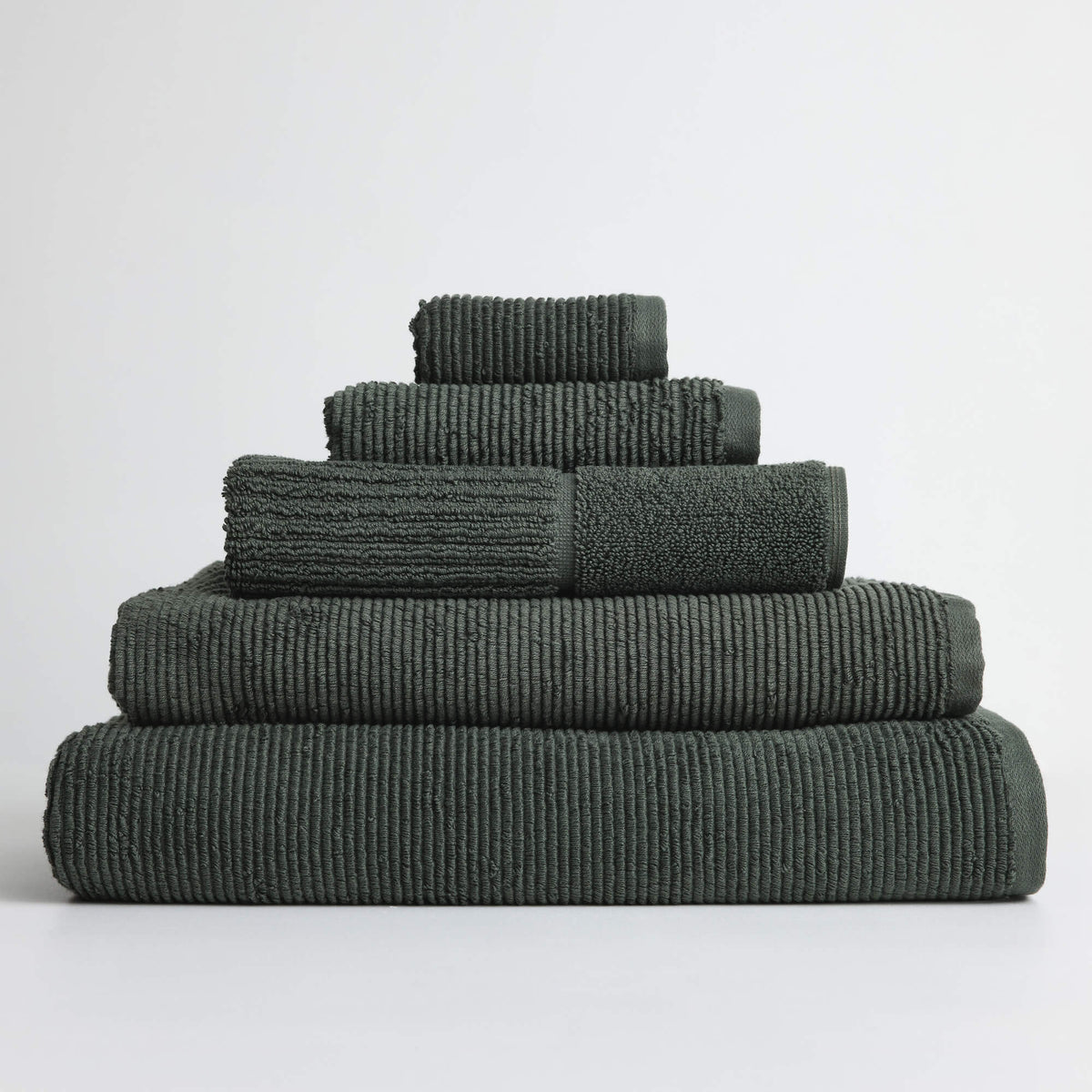 Royal Doulton Eden ribbed towel set stacked in Iron