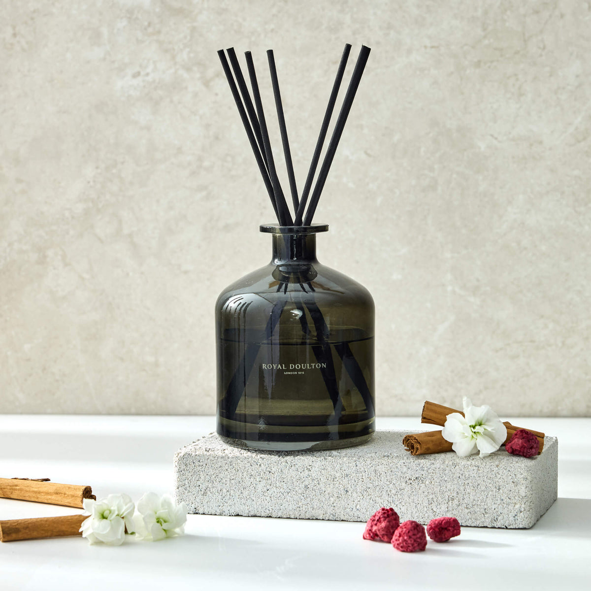 Royal Doulton Nocturne Diffuser 500ml in Cardamom & Clove