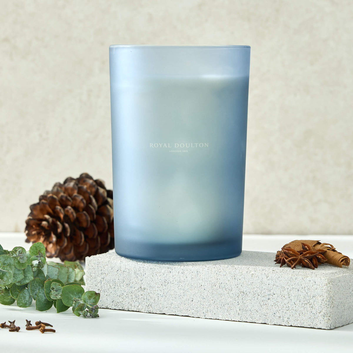 Royal Doulton Montclair Candle 1000ml in Patchouli & Cypress