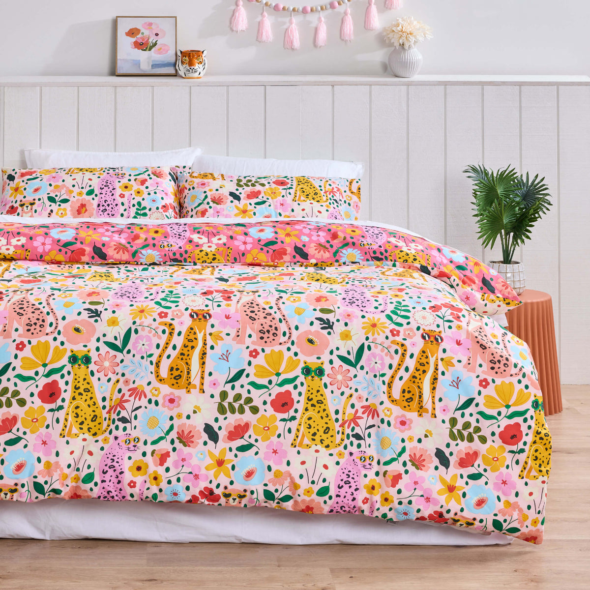 Twill & Co Sleepy Cheetah duvet cover with colourful cats, flowers and leaves on pink